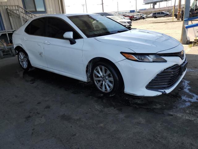  TOYOTA CAMRY 2018 Белый