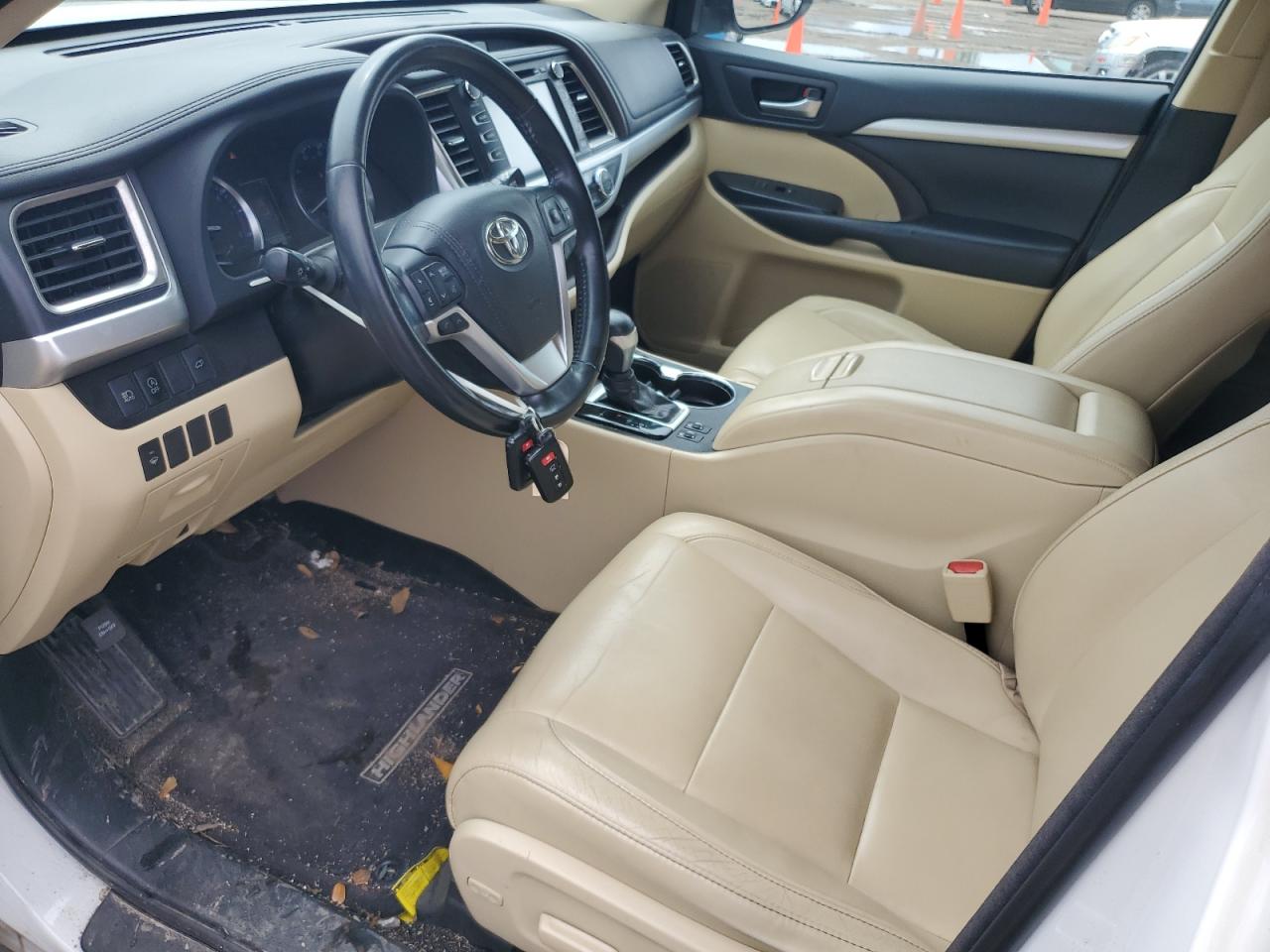 5tdkzrfh5js273353 5TDKZRFH5JS273353 2018 Toyota Highlander Se