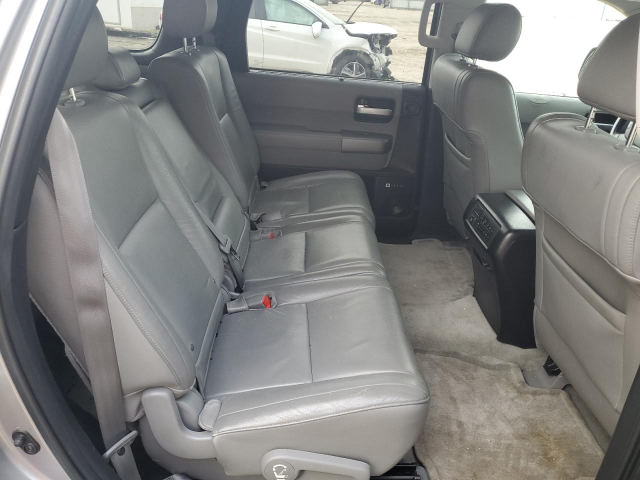 2010 Toyota Sequoia Limited VIN: 5TDJY5G12AS037073 Lot: 52813615