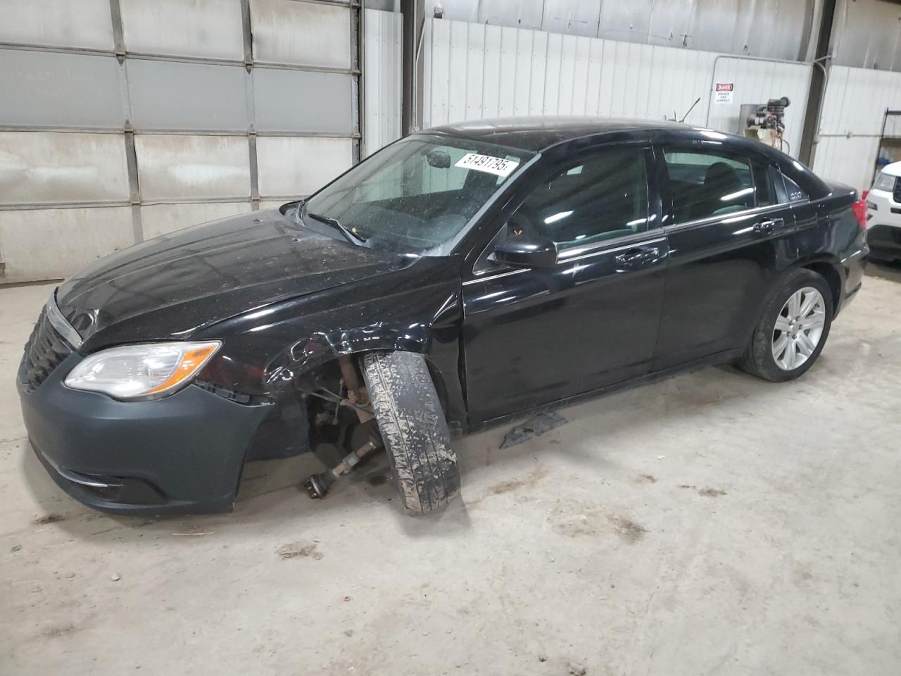 2012 Chrysler 200 Touring იყიდება Des Moines-ში, IA - Undercarriage