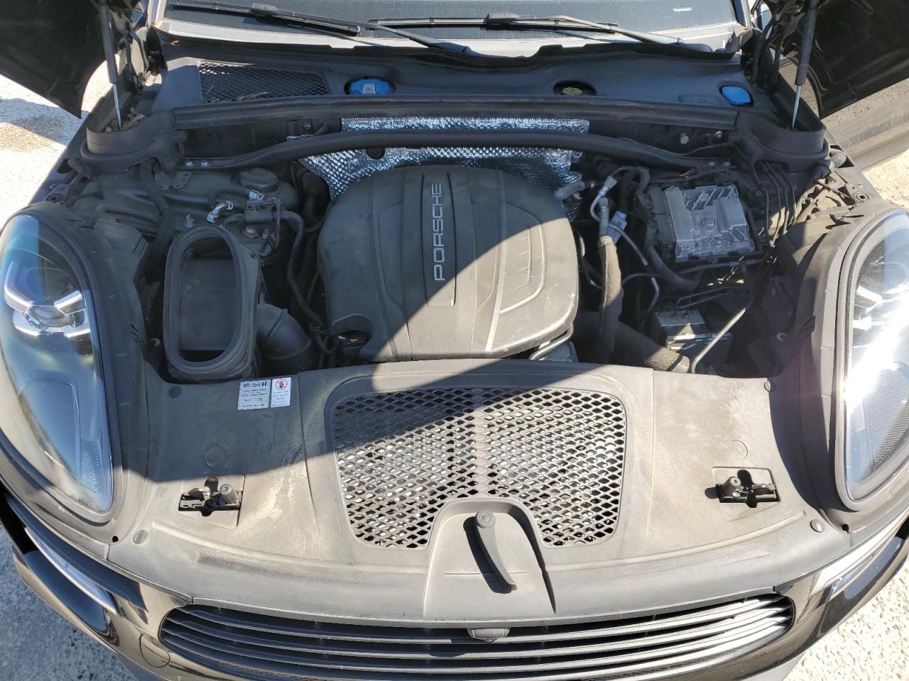 2020 Porsche Macan VIN: WP1AA2A50LLB11995 Lot: 53143295