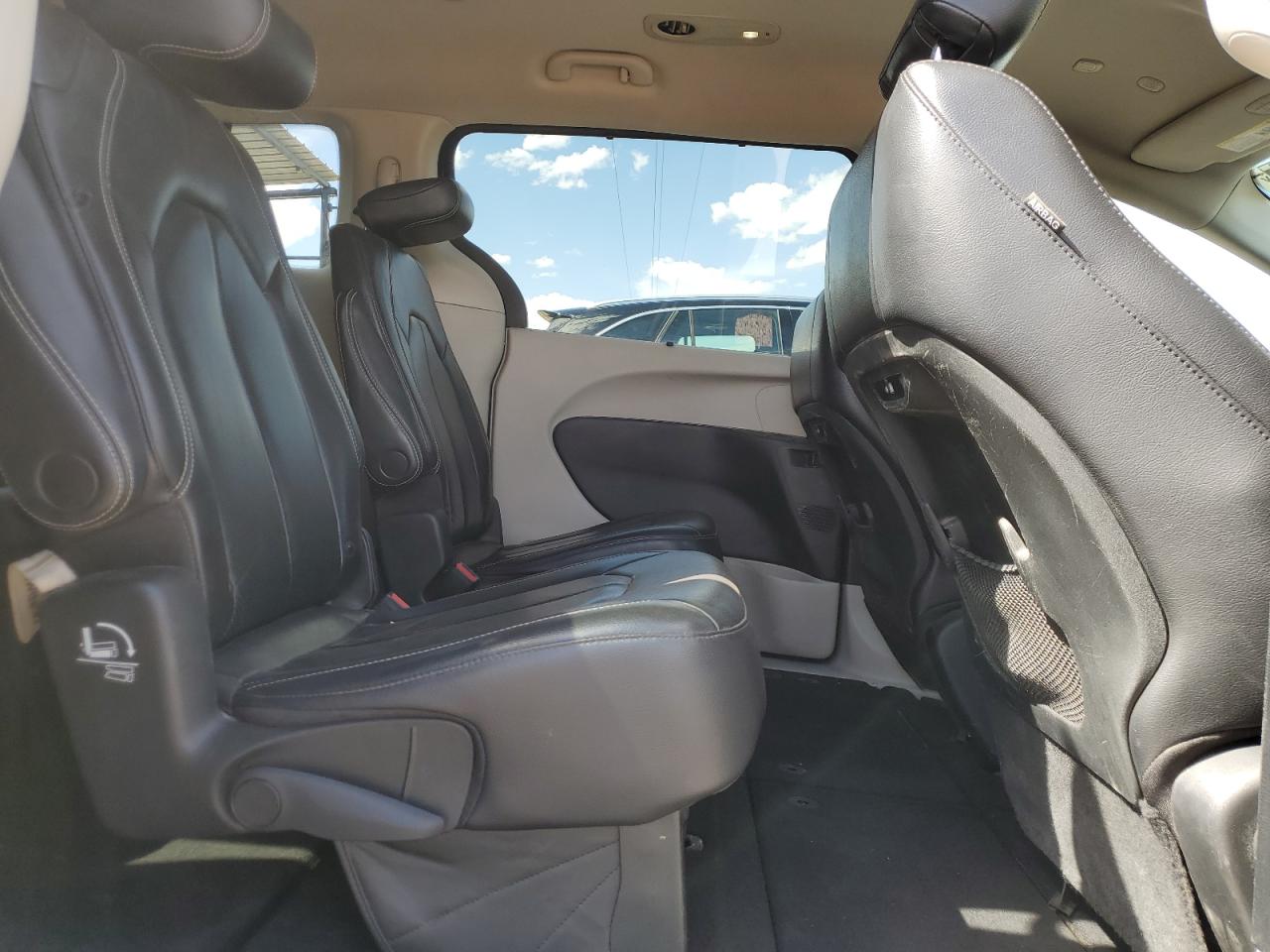 2022 Chrysler Pacifica Touring L VIN: 2C4RC1BG5NR211450 Lot: 54760785
