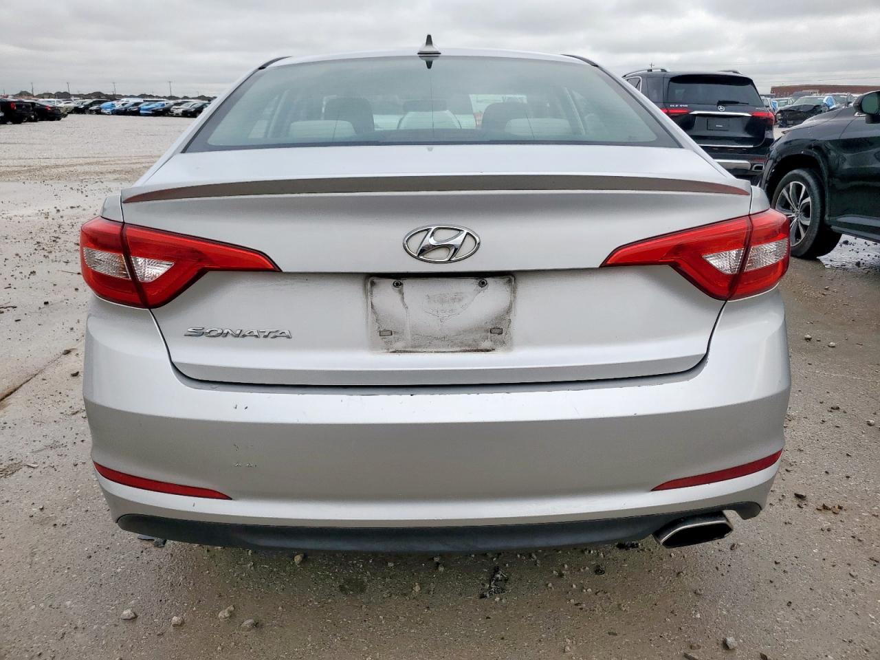 2015 Hyundai Sonata Se VIN: 5NPE24AF3FH233568 Lot: 55329075