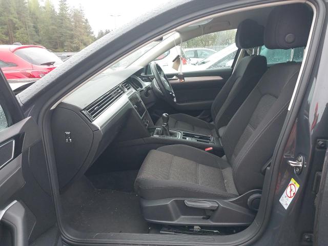 2019 VOLKSWAGEN PASSAT SE