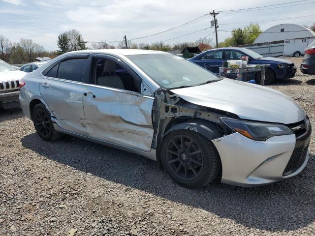 Седани TOYOTA CAMRY 2015 Сріблястий