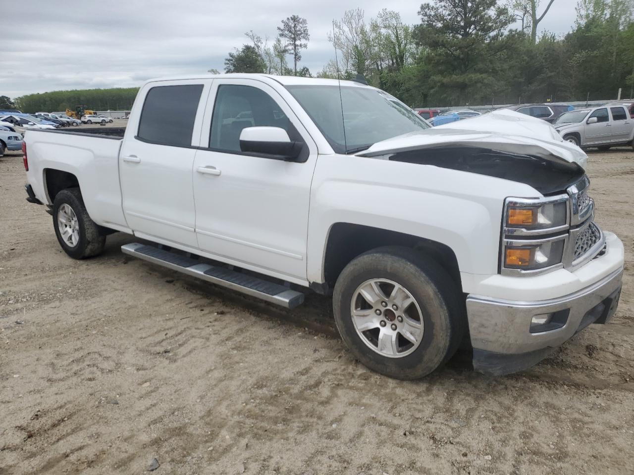 2015 Chevrolet Silverado - Image 4