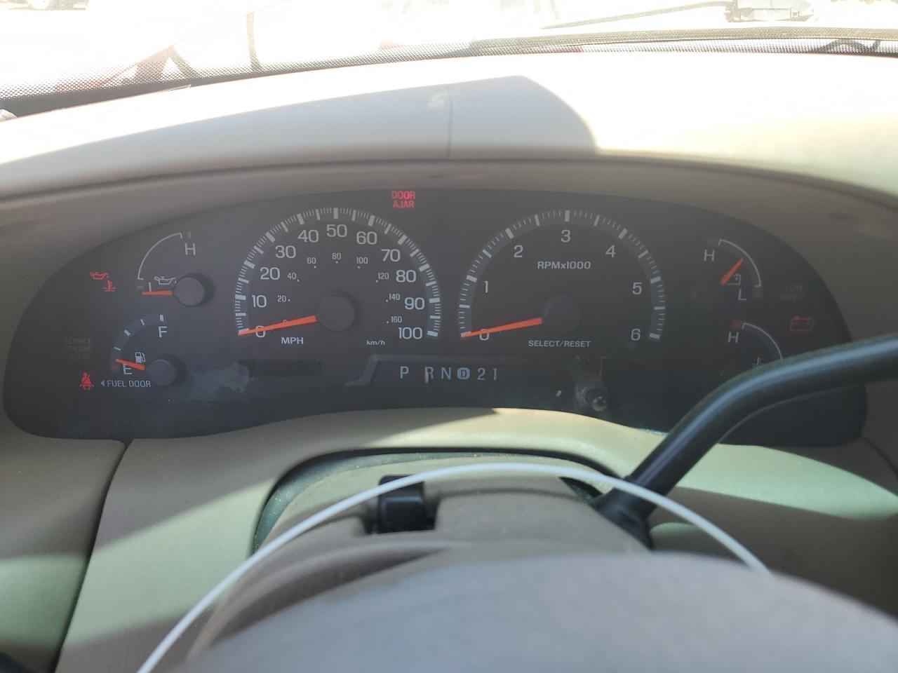 2000 Ford Expedition Eddie Bauer VIN: 1FMPU18L3YLA77782 Lot: 53691285