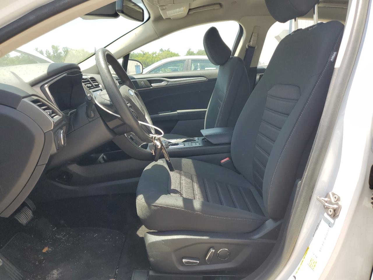 2020 Ford Fusion Se VIN: 3FA6P0LUXLR119091 Lot: 54024565