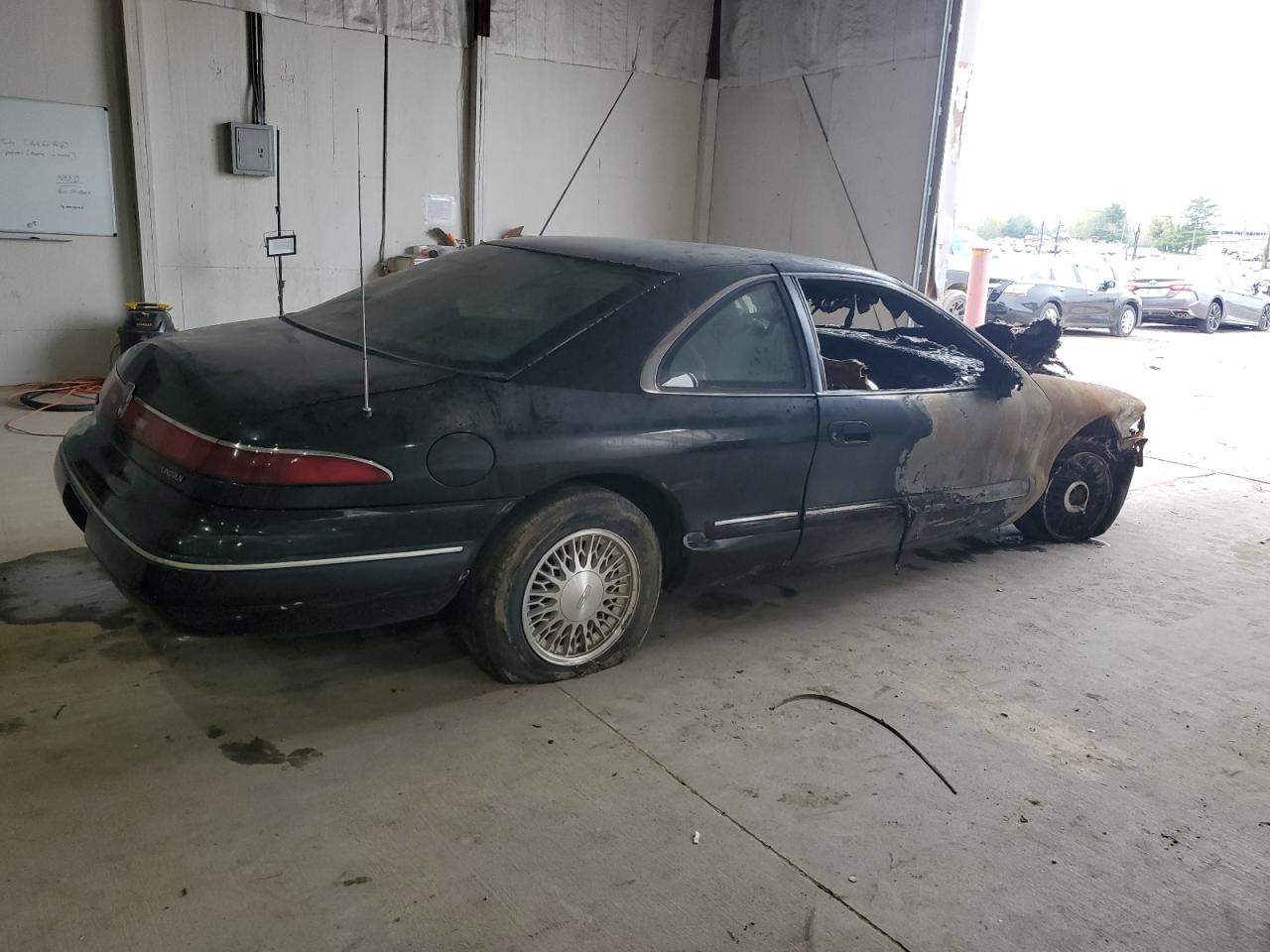 LINCOLN MARK SERIE 1994 VIN 1LNLM91V3RY743763 photo 3