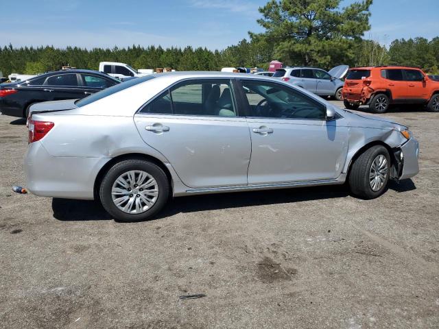  TOYOTA CAMRY 2014 Серебристый