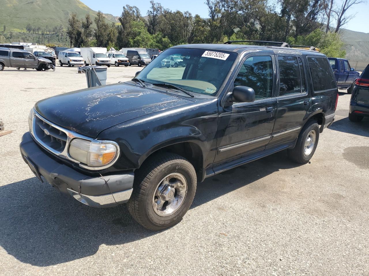 2000 Ford Explorer Xlt იყიდება Van Nuys-ში, CA - Rear End