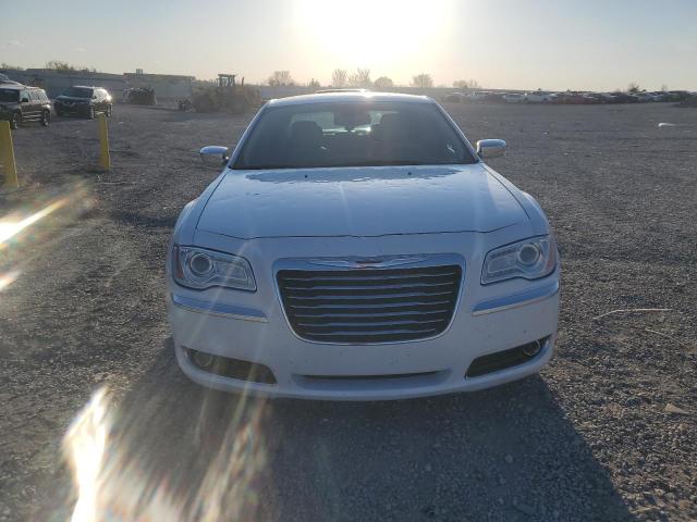 Седани CHRYSLER 300 2012 Білий