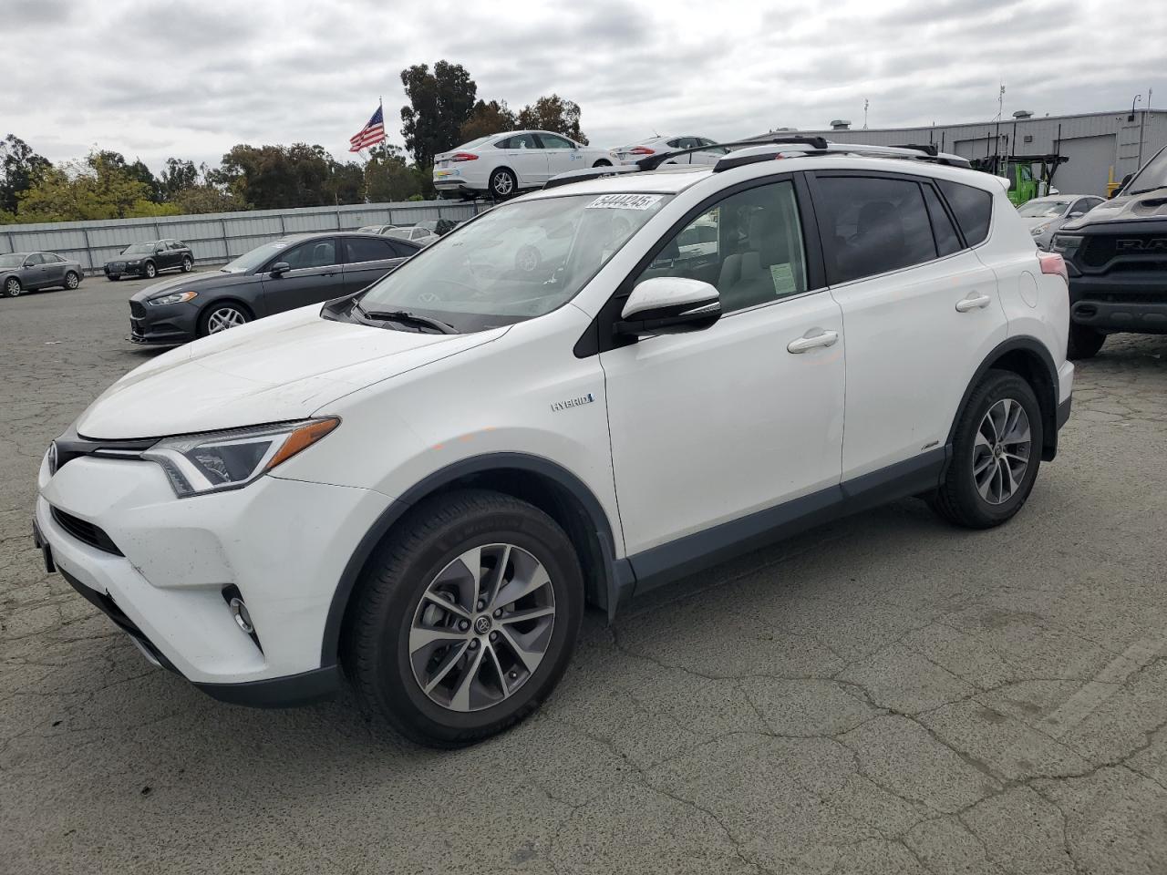 Martinez, CA에서 판매 중인 2016 Toyota Rav4 Hv Xle - Side