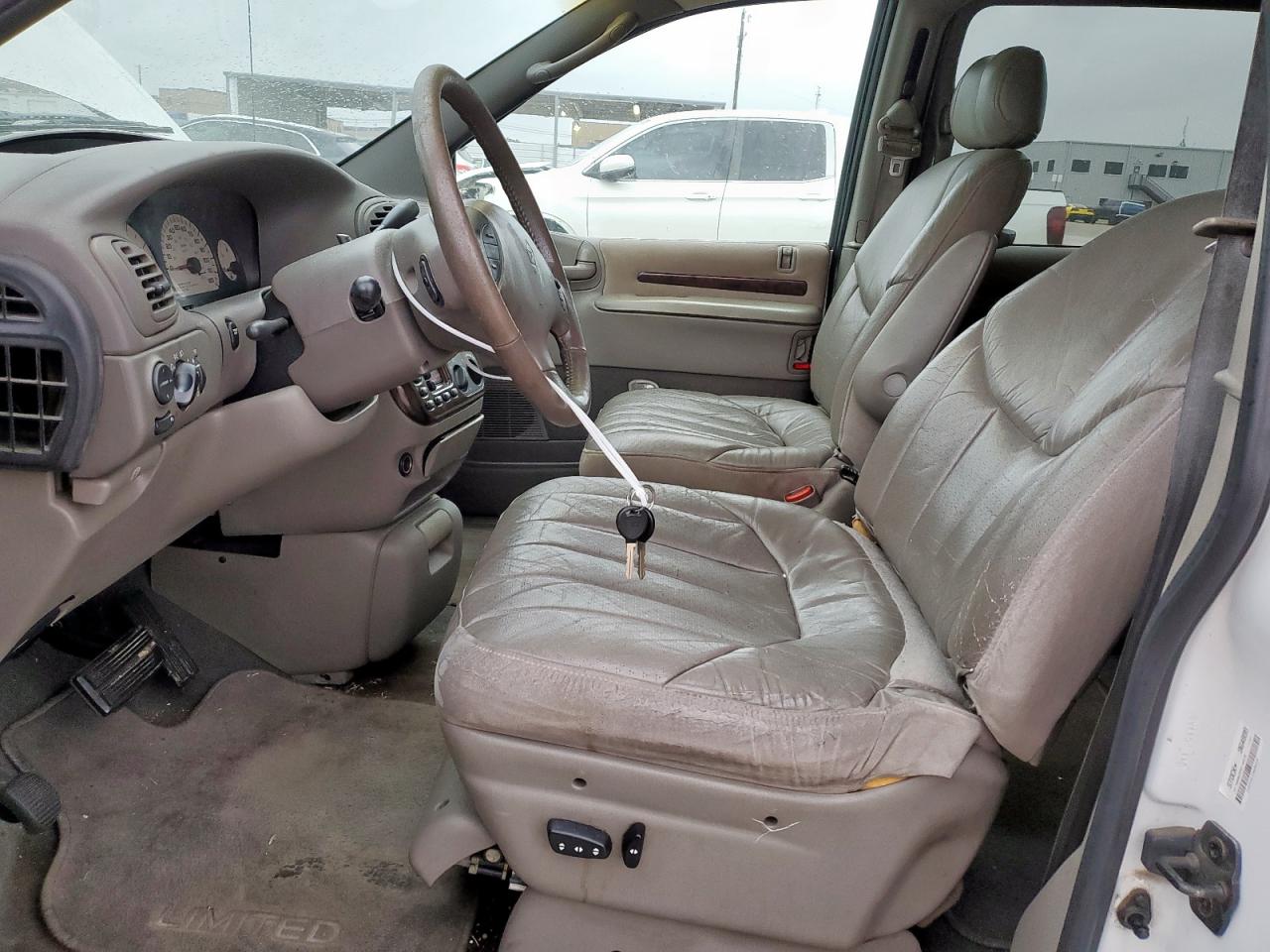 1999 Chrysler Town & Country Limited VIN: 1C4GP64LXXB696124 Lot: 55262035