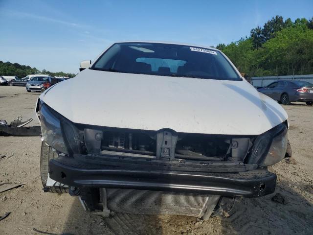  VOLKSWAGEN PASSAT 2015 Белый