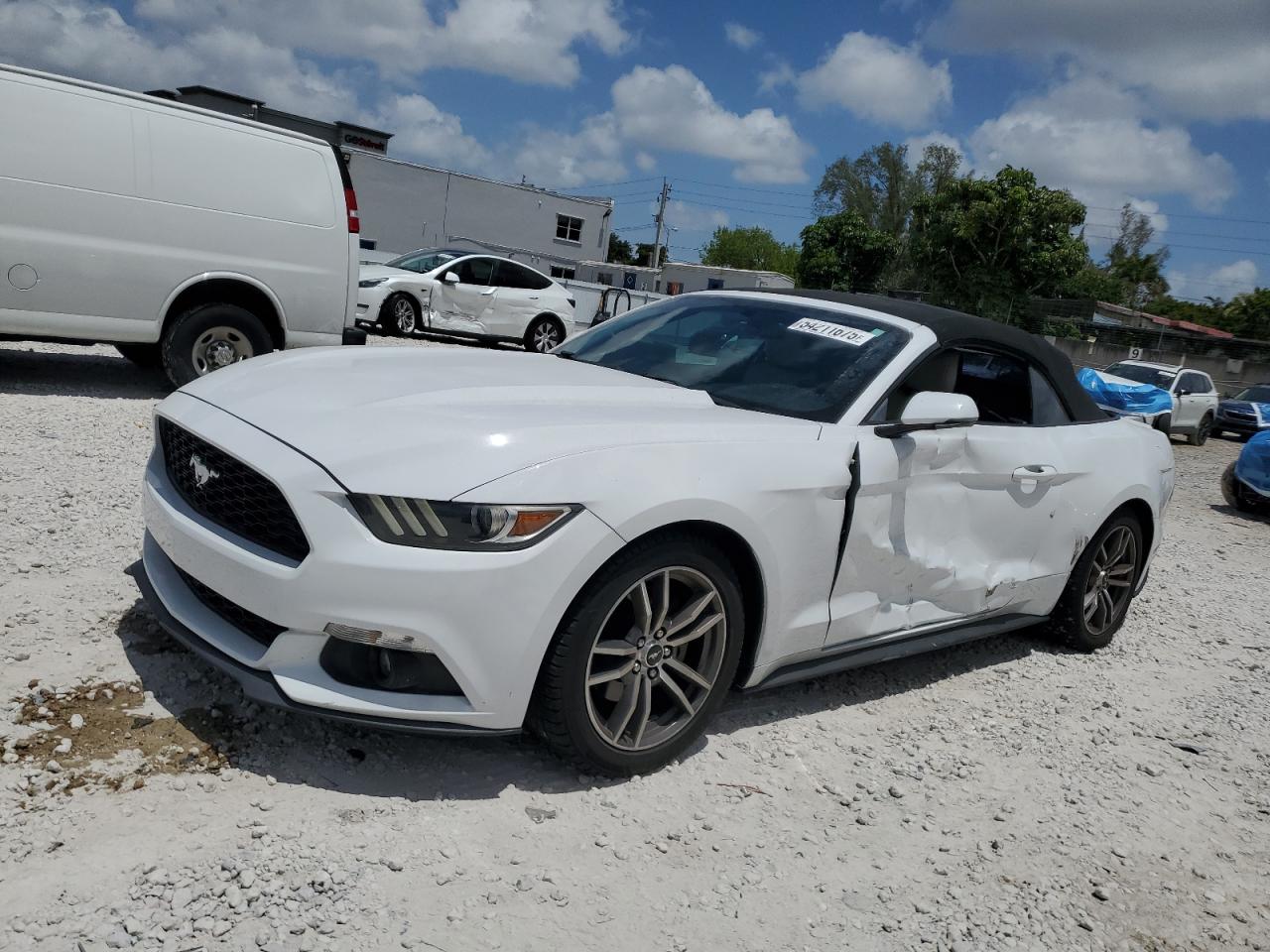 2017 Ford Mustang for Sale in Opa Locka, FL - Side