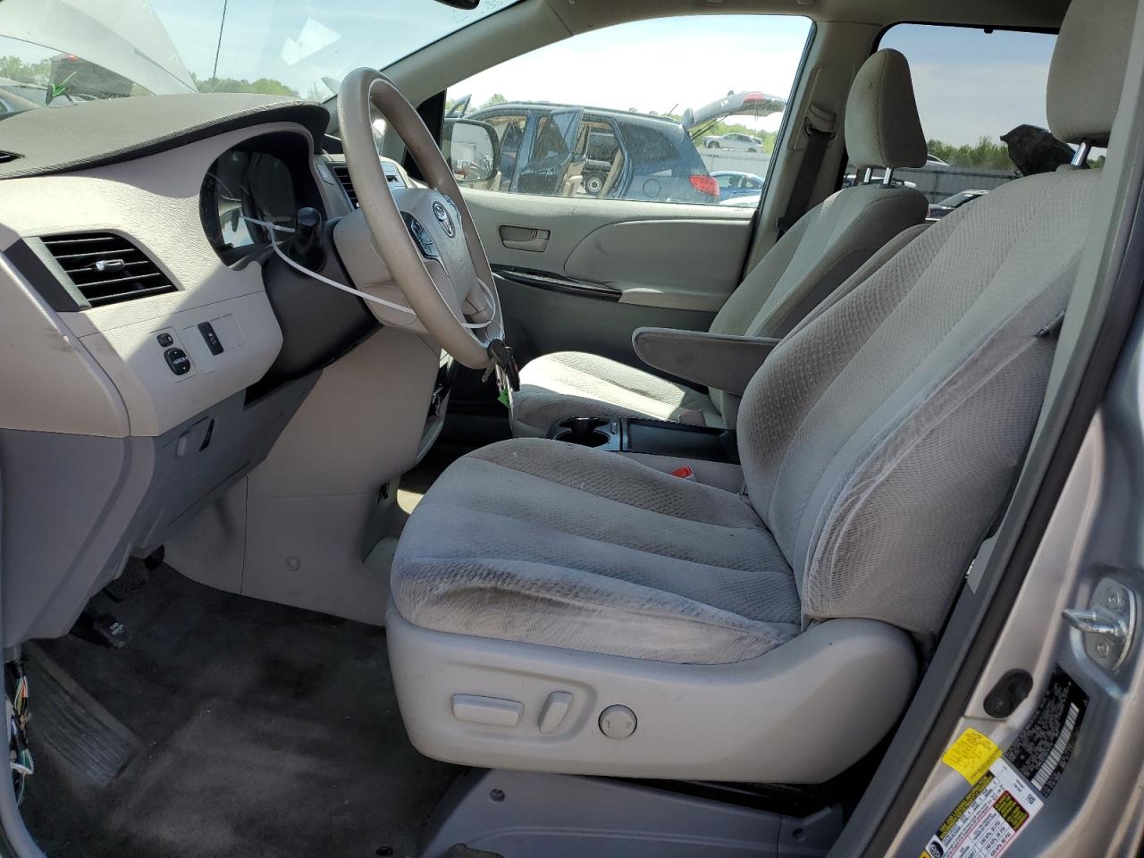 2011 Toyota Sienna Le VIN: 5TDKK3DC5BS143776 Lot: 54421375