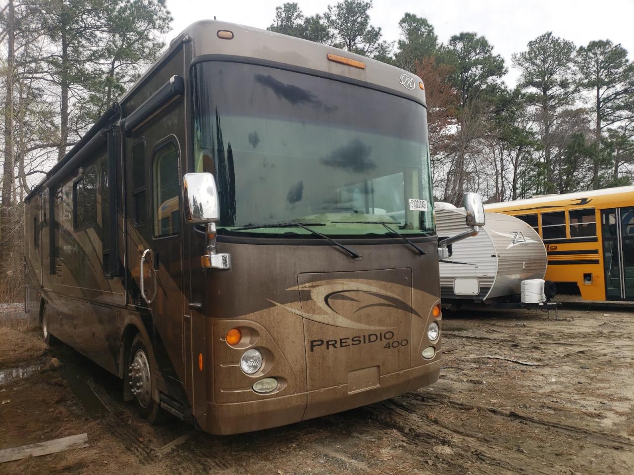 Seaford, DE에서 판매 중인 2007 Freightliner Chassis X Line Motor Home - Top/Roof