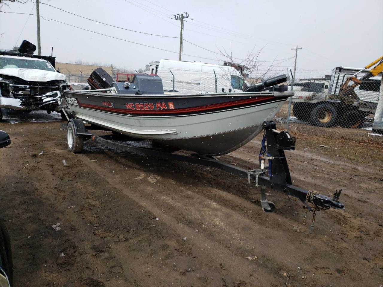 1990 Tracker Boat zu verkaufen in Kincheloe, MI - Side