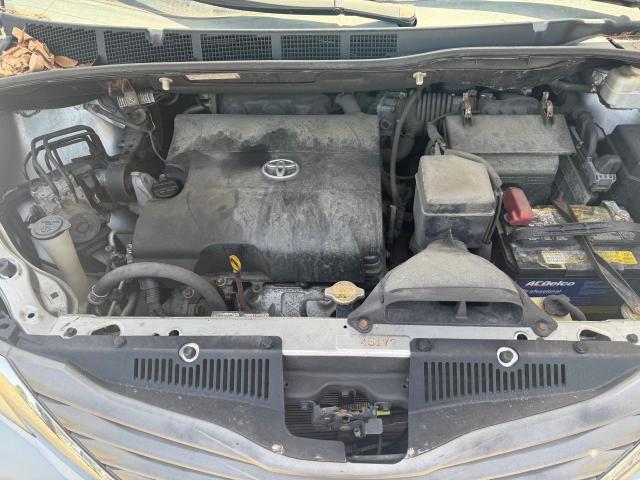 2011 TOYOTA SIENNA XLE