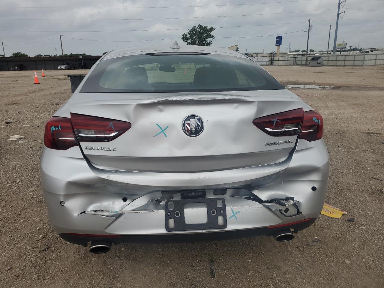 2018 Buick Regal Essence VIN: W04GP6SX8J1086932 Lot: 54824185