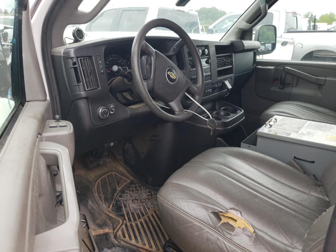 2018 Chevrolet Express G2500 VIN: 1GCWGAFP1J1199510 Lot: 50699355