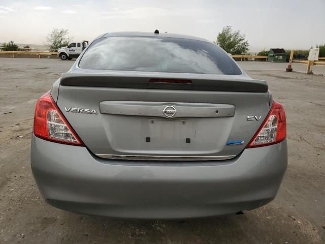  NISSAN VERSA 2014 Srebrny