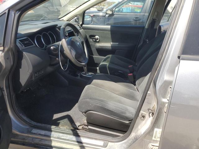 Hatchbacks NISSAN VERSA 2012 Srebrny