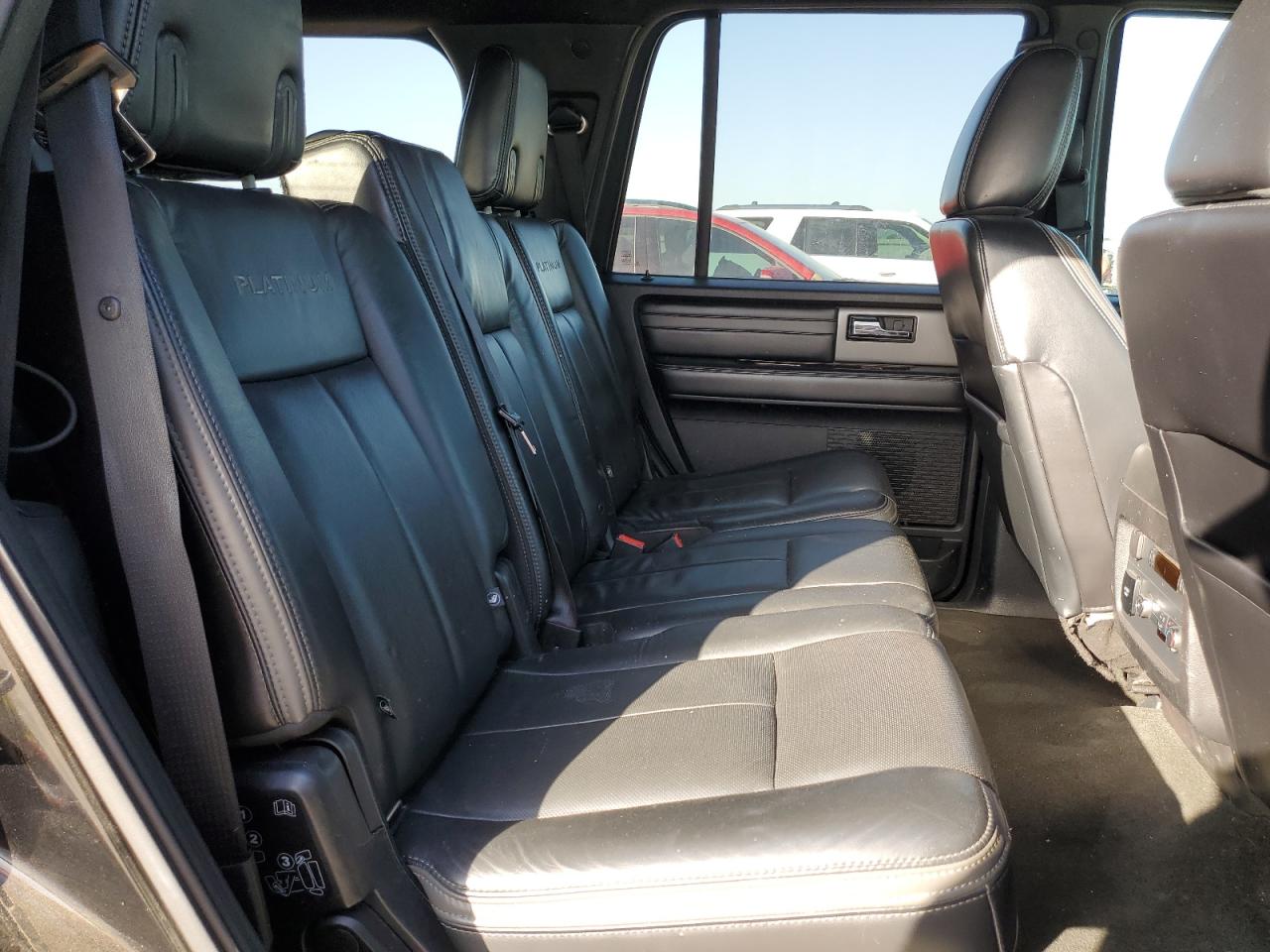2016 Ford Expedition Platinum VIN: 1FMJU1LT7GEF17017 Lot: 49426955