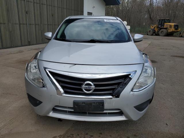  NISSAN VERSA 2016 Серебристый