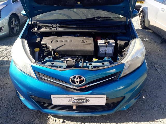 2012 TOYOTA YARIS TR V