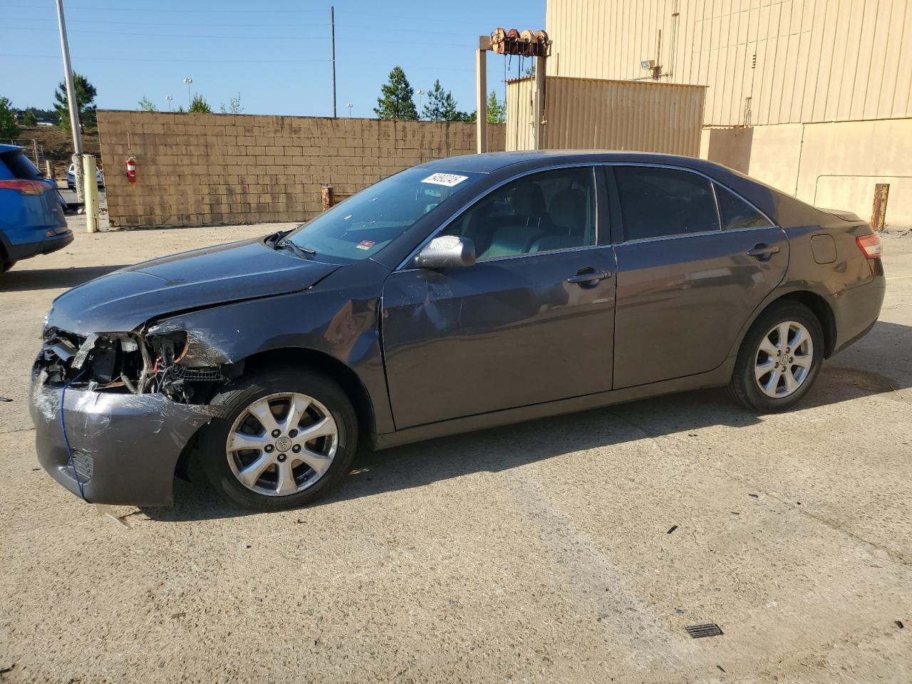 2011 Toyota Camry Base იყიდება Gaston-ში, SC - All Over
