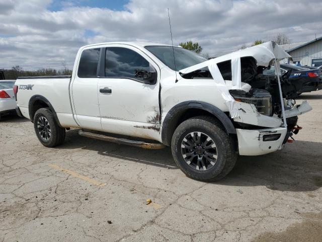  NISSAN TITAN 2020 Білий