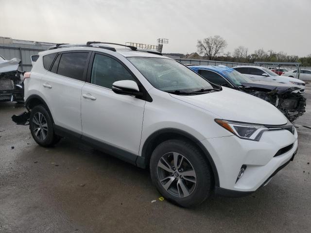 Паркетники TOYOTA RAV4 2016 Белы