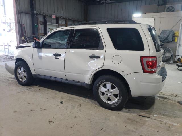 Паркетники FORD ESCAPE 2012 Белы