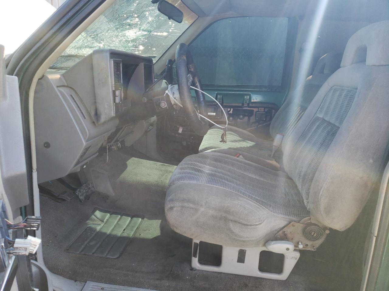 1993 Chevrolet Gmt-400 C1500 VIN: 2GCEC19K6P1144187 Lot: 53193625