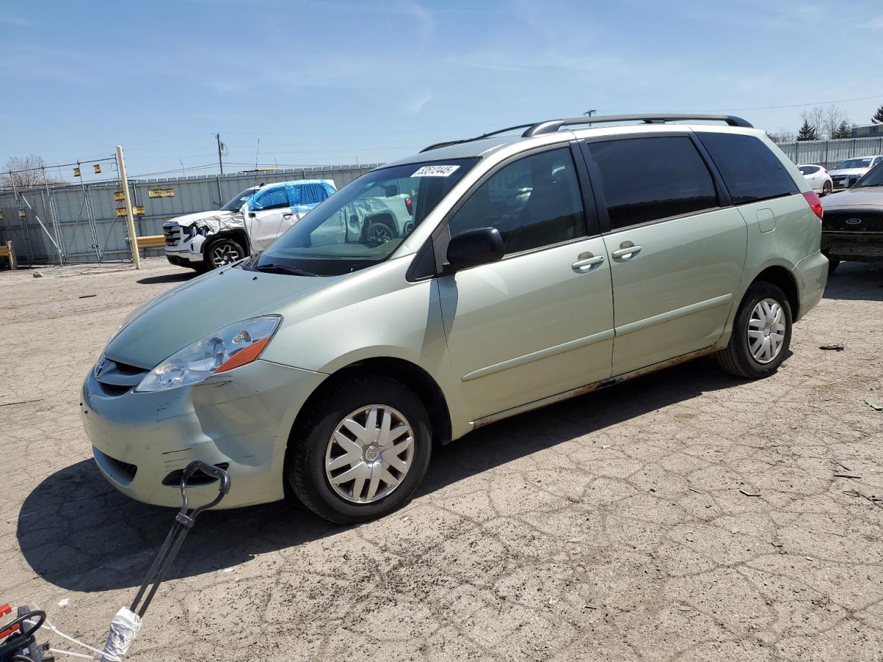 2006 Toyota Sienna Ce na sprzedaż w Dyer, IN - Front End
