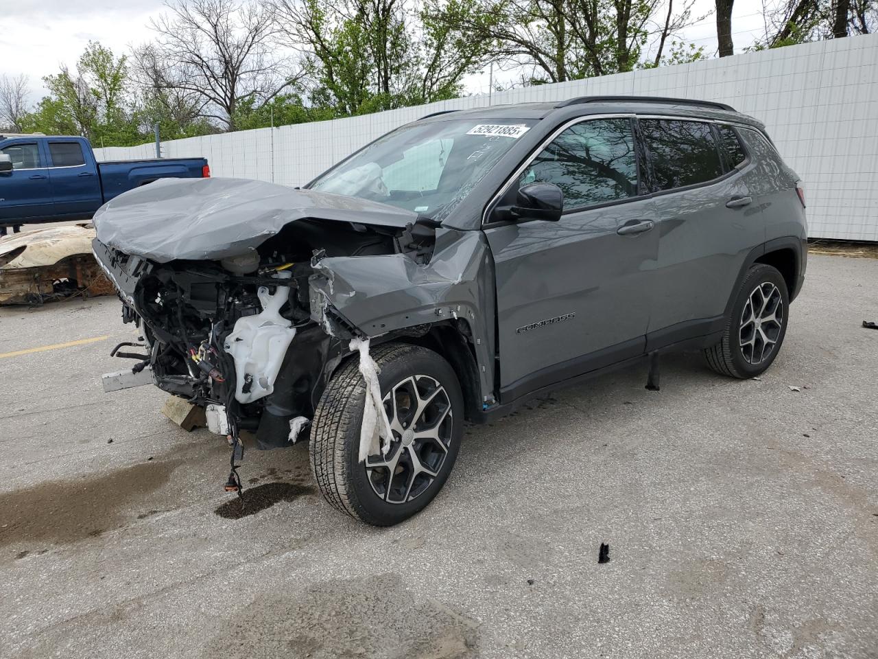 2024 Jeep Compass Latitude for Sale in Bridgeton, MO - Front End