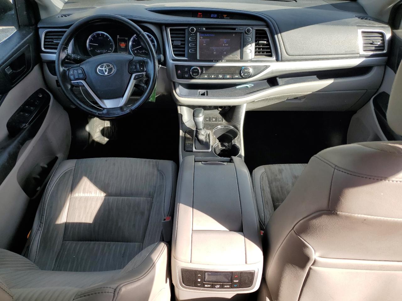 2017 Toyota Highlander Le VIN: 5TDBZRFH2HS405382 Lot: 54970075