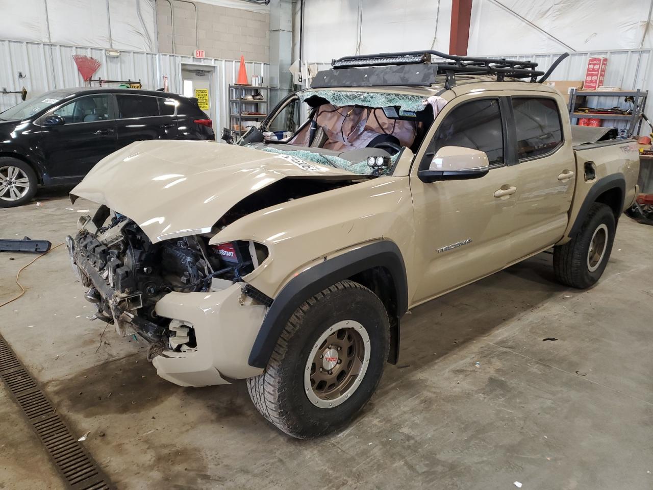 2016 Toyota Tacoma Double Cab للبيع في Mcfarland، WI - All Over