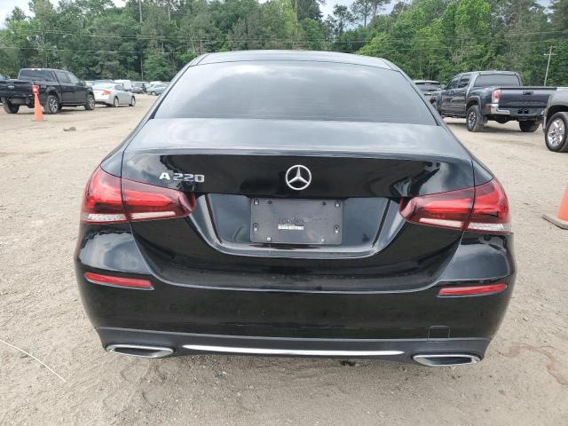  MERCEDES-BENZ A-CLASS 2022 Чорний
