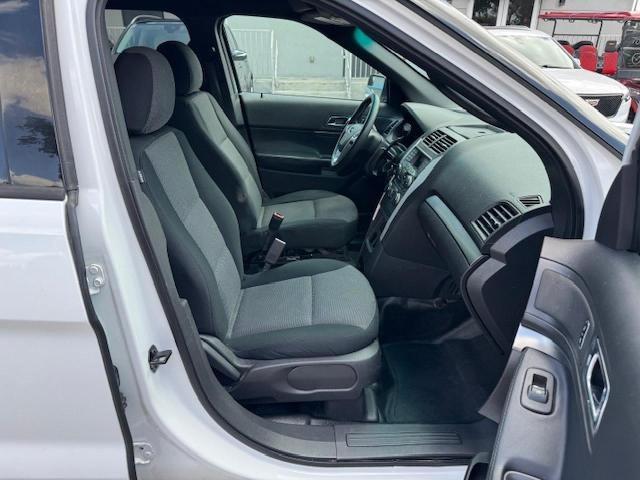 Паркетники FORD EXPLORER 2013 Білий