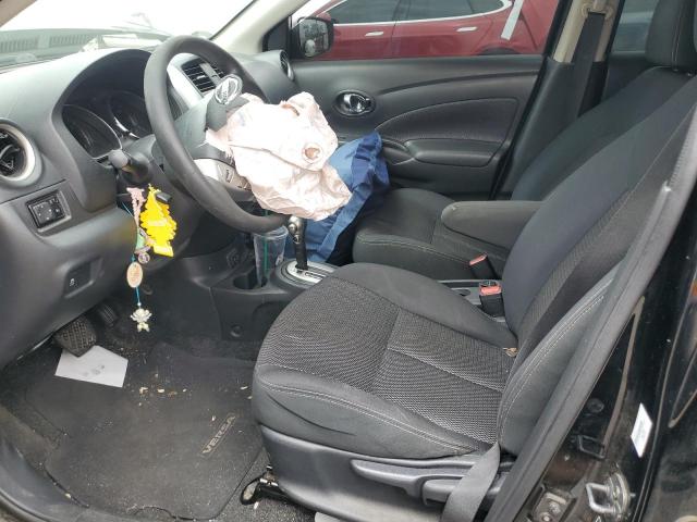  NISSAN VERSA 2017 Чорний