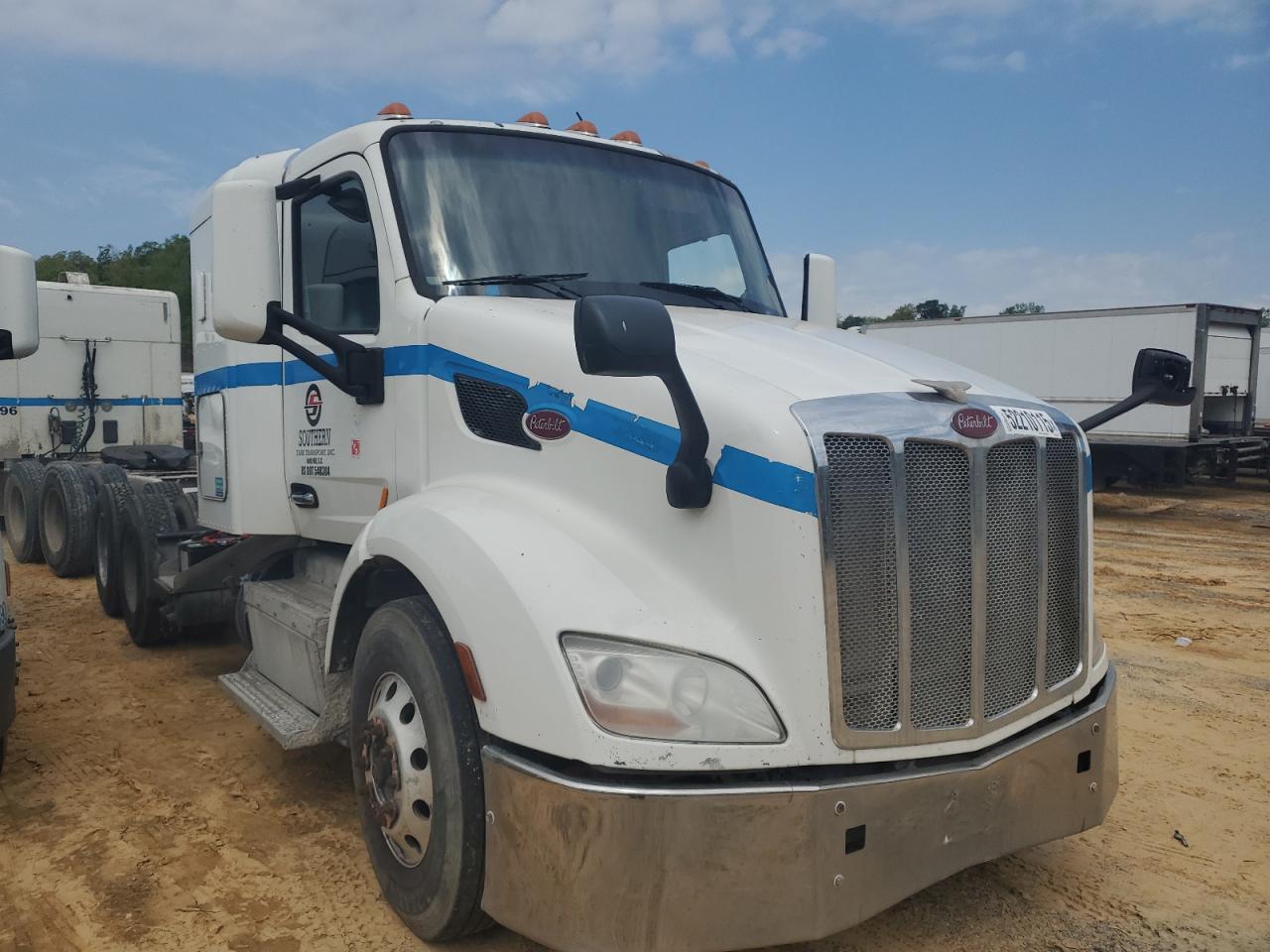 Hueytown, AL에서 판매 중인 2015 Peterbilt 579 - Normal Wear