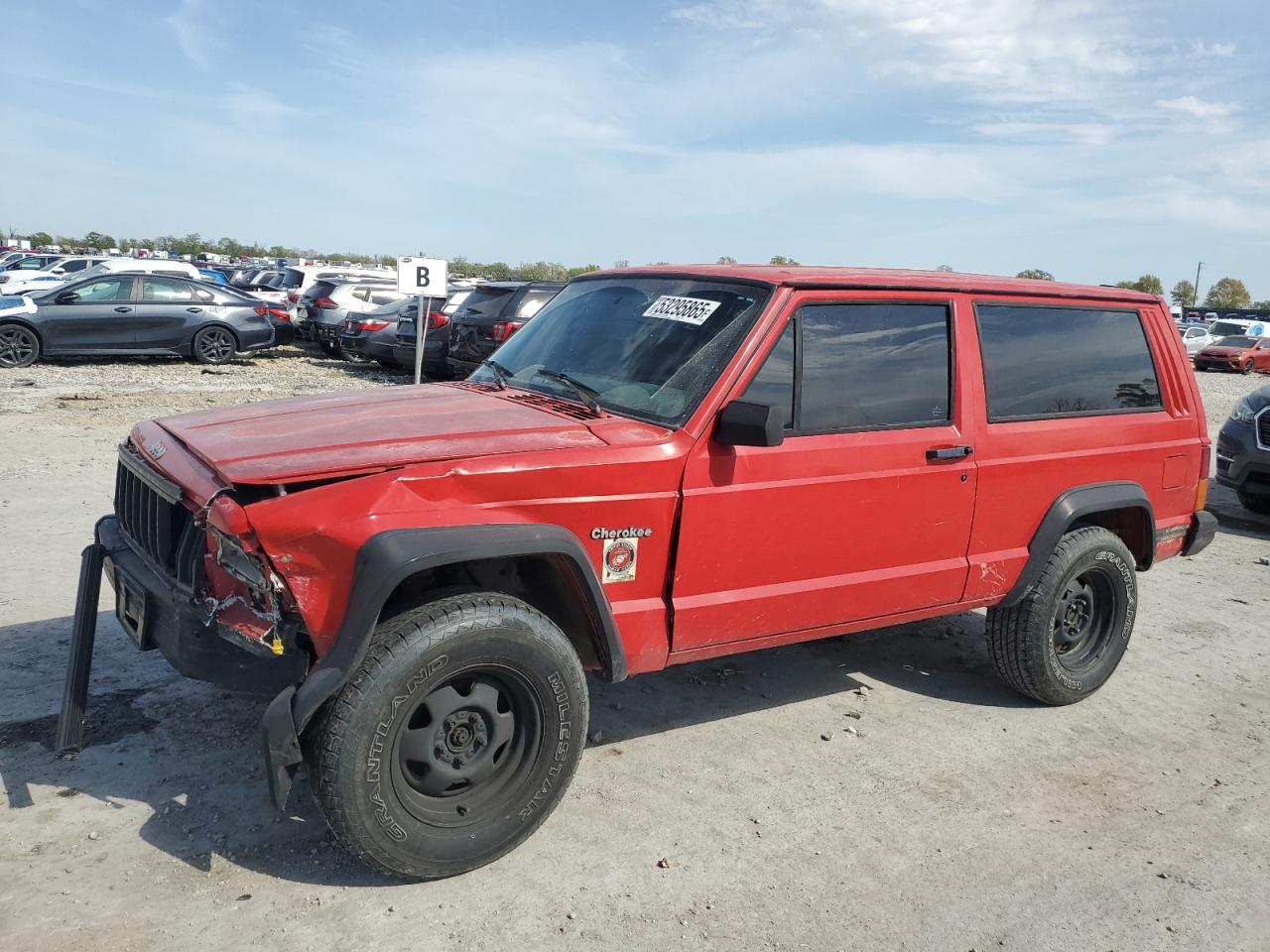 1995 Jeep Cherokee Se for Sale in Sikeston, MO - Front End