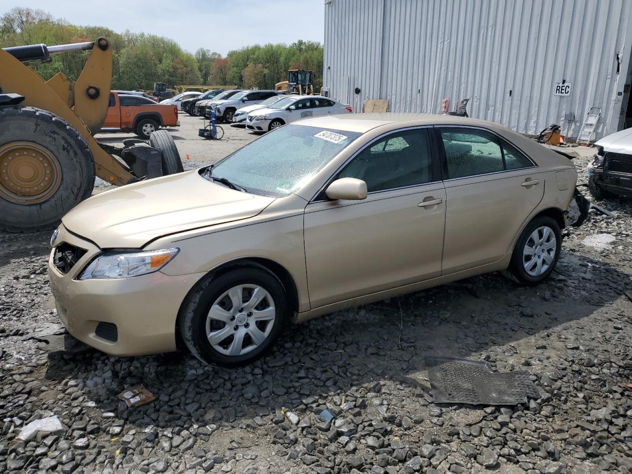 2011 Toyota Camry Base продається в Windsor, NJ - Front End