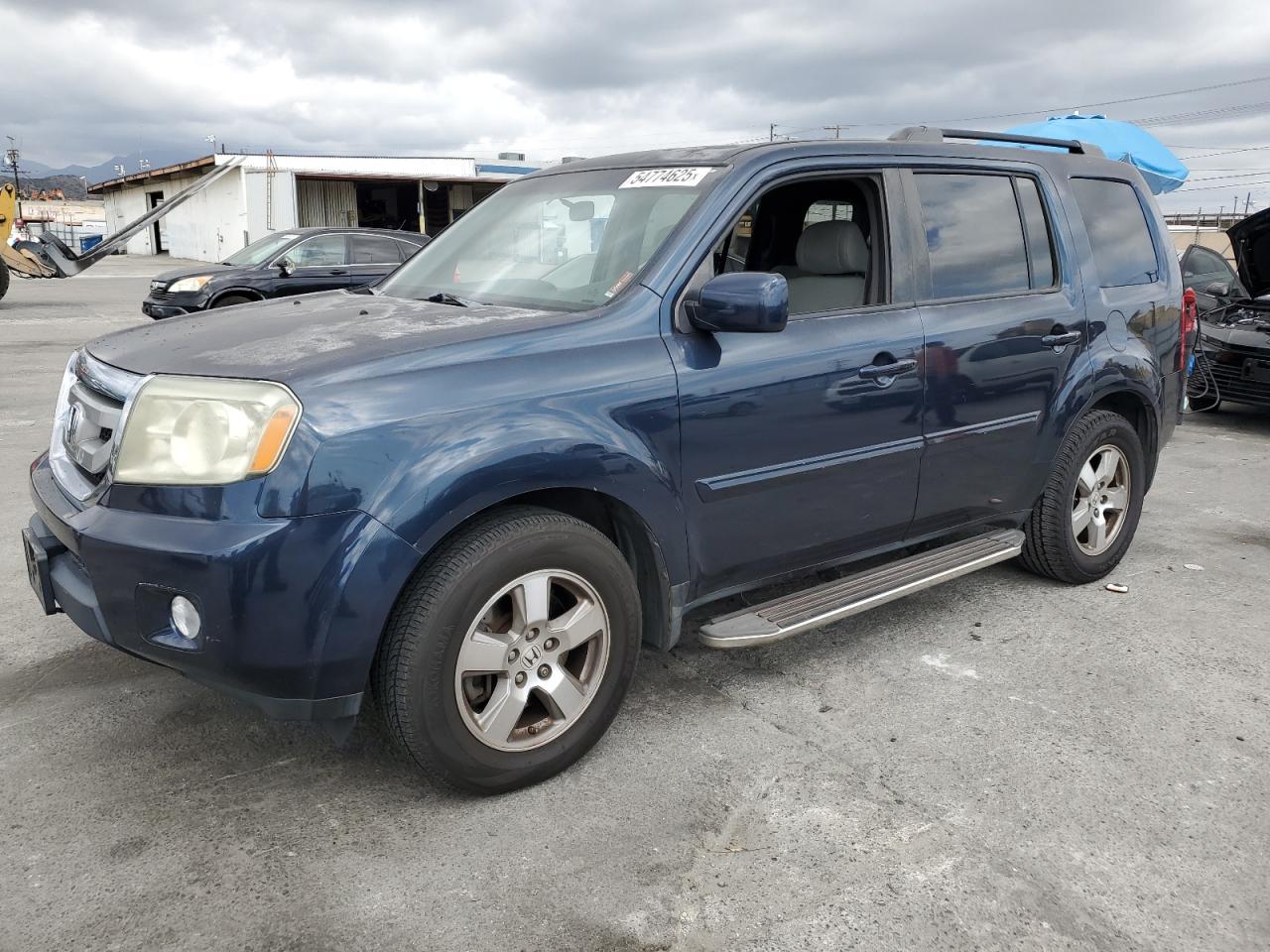 2011 Honda Pilot Ex for Sale in Sun Valley, CA - Side