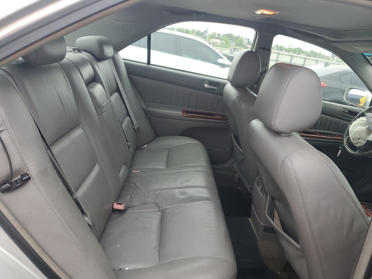 2003 Toyota Camry Le VIN: 4T1BF30K53U552094 Lot: 52079735