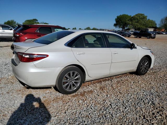 Sedans TOYOTA CAMRY 2017 Biały