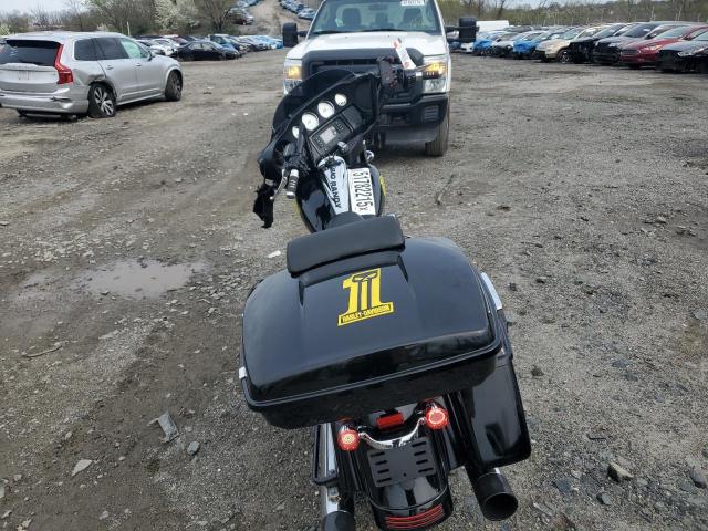  HARLEY-DAVIDSON FL 2018 Чорний
